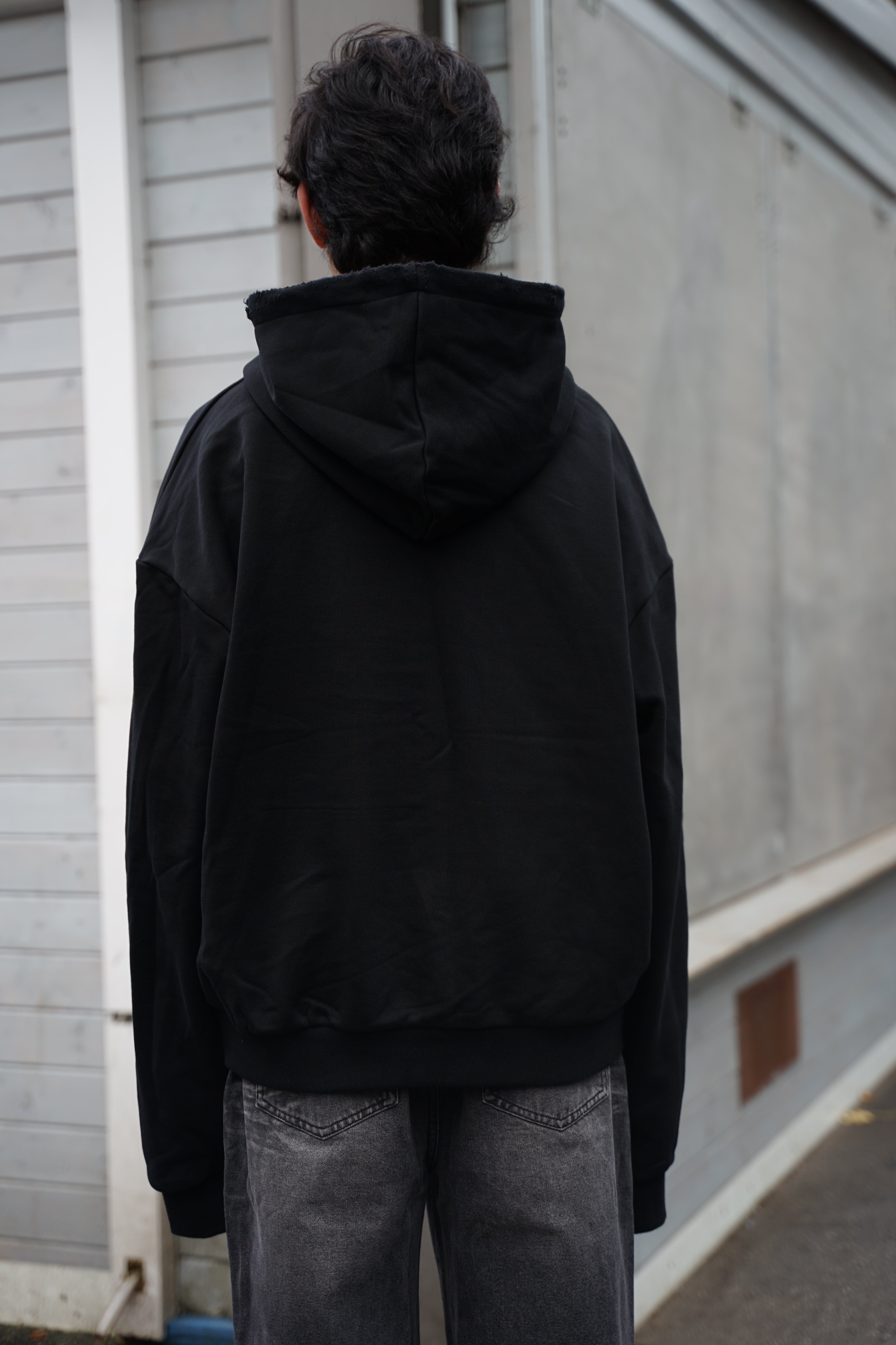 SIDE LOGO BLACK HOODIE